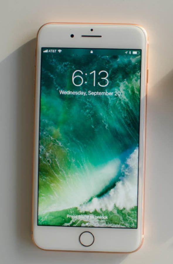 <p>1821 mAh bataryadan güç alan iPhone 8, 2 GB RAM'e ve 64 / 256 GB olmak üzere iki farklı depolama alanına sahip. Ayrıca, cihaz, kablosuz ve hızlı şarj teknolojilerini de destekliyor.</p>

<p> </p>
