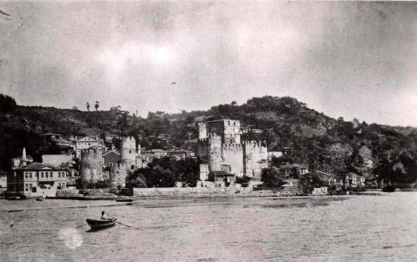 <p>Anadolu Hisarı</p>

<p> </p>
