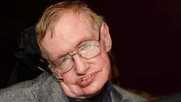 <p>Hawking, bilimsel uğraşlarında ve günlük yaşantısında çevresinden ve kuantum fiziği ve kara deliklerle ilgili iddialarıyla bugün bilim insanları arasında dünyada en çok tanınan isimdi.</p>

<p> </p>
