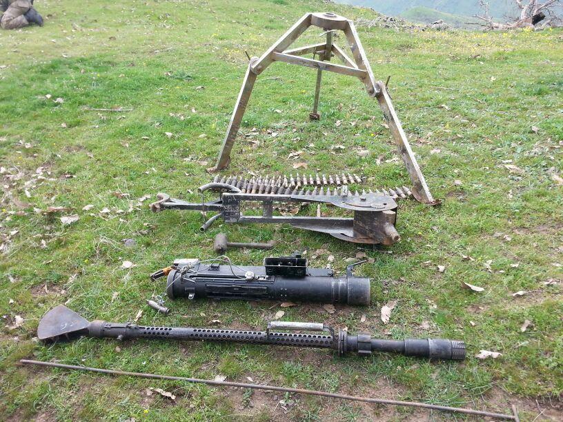 <p>Mehmetçiğin kullandığı son teknolojik cihazlarla belirlenen PKK'lı teröristlerin kullandığı 11 mağara ve 23 barınak imha edildi, çok sayıda patlayıcı, silah, mühimmat ve yaşam malzemesi ele geçirildi.</p>