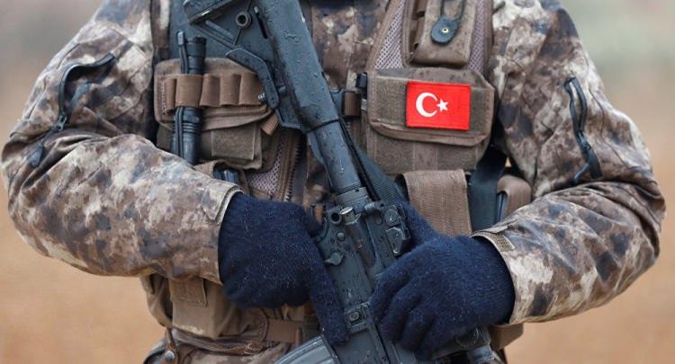 <p>Kurni tepesinin ele geçirilmesi: 31 Ocak 2018’de Kuzey sektörünün hakim arazisi Kurnik Dağı ele geçirilerek çevresindeki Zehran, Bali Köy, Kurni, Hay Oğlu, Heftar, Ursa ve Bak Ubasi köylerinin PKK/PYD unsurlarından temizlenmesi sağlanmış ve kuzey cephesindeki harekat alanı derin-leştirilerek harekat birliklerinin ilerleme mihverleri genişletildi.</p>
<p> </p>