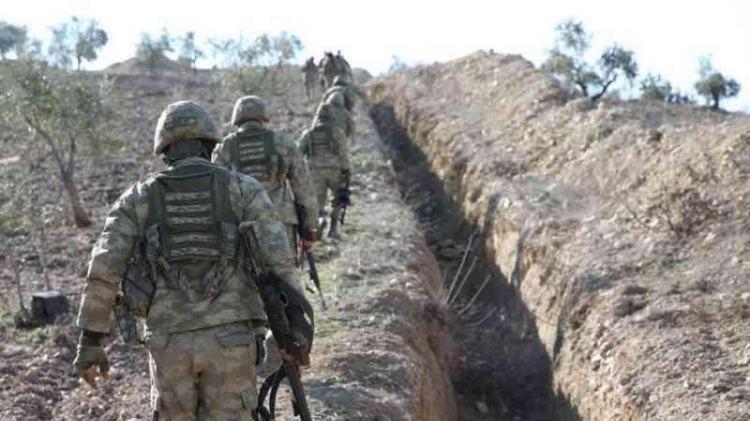 <p>Bafelyun Dağı’nın ele geçirilmesi: 3-5 Mart’ta Afrin’in kuzey doğusunda bulunan Bafelyun Dağı ve çevresindeki yerleşim alanları ele geçirildi. Harekat Afrin merkezinin kuzeydoğu ile güneydoğusundaki hatta yoğunlaştı.</p>
<p> </p>