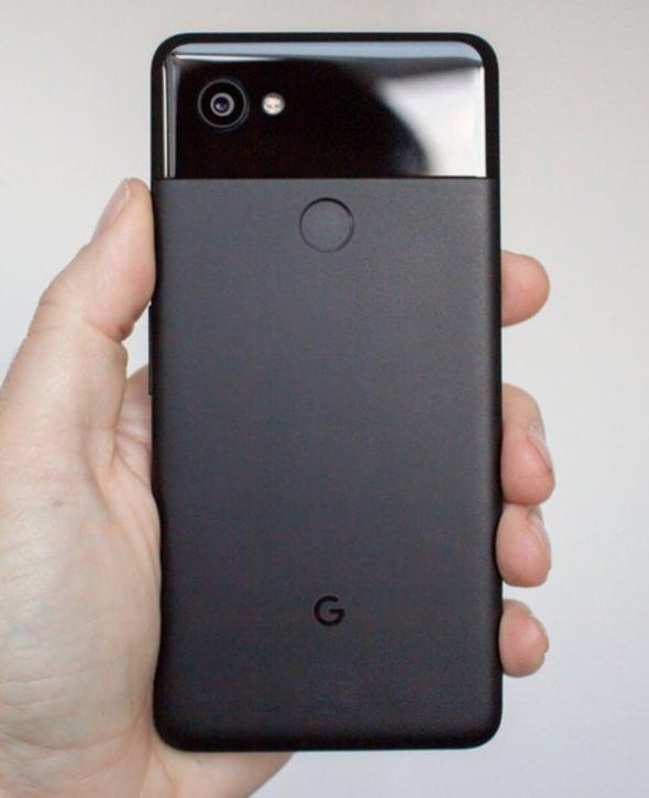 <p><strong>6- Google Pixel 2 XL</strong><br />
<br />
Google Pixel 2 XL, 6.0 inç ekran boyutuna sahip. Qualcoom'un Snapdragon 835 işlemcisinden güç alan cihaz, 12.2 MP arka kameraya sahip.</p>
