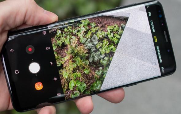 <p>Yerine göre Exynos 9810 ve Snapdragon 845 işlemciden güç alan Galaxy S9, 4 GB RAM'e sahip. Telefonun depolama alanı ise 64 / 128 / 256 GB olmak üzere üç farklı şekilde sunuluyor.</p>

<p> </p>
