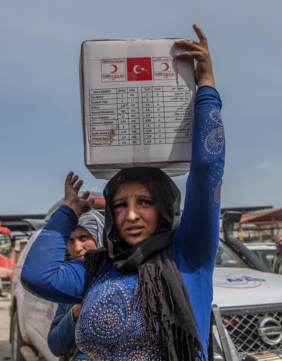 <p>"İnsani yardım aktörleri olarak buradaki ihtiyaçların tespitlerini yapıp bir an önce tedarik edilmesi noktasında çalışmalarımız olacak. Buraya geri dönüşler için de öncelikle ortamın müsait hale gelmesi gerekiyor. </p>
