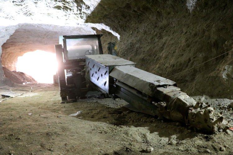 <p>Tünellerde, Afrin'den kaçan teröristlerin kazıda kullandığı gelişmiş teknolojiye sahip özel iş makineleri bulundu.</p>

<p> </p>
