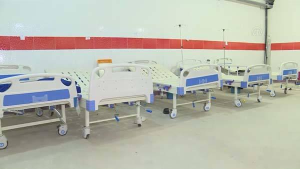 <p>Sığınağa dışarıdan erişimi sağlayan yaklaşık 50 metrelik tünelin de bulunduğu incelemeler sırasında söz konusu bölümde hem ilk müdahalenin yapıldığı hem de tedavi süreçlerinin devam ettirildiği saptandı.</p>