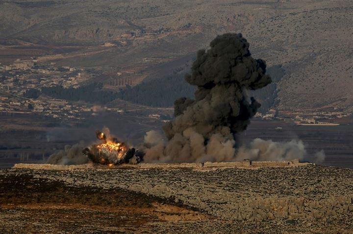<p>Türk Silahlı Kuvvetleri'ne (TSK) ait savaş uçakları, Afrin'de terör örgütü PYD/PKK'ya ait gözlem noktasını vurdu.</p>