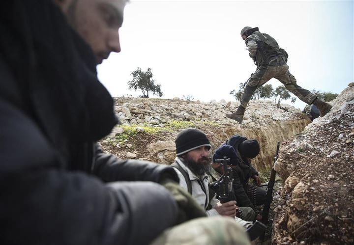 <p>Türk Silahlı Kuvvetleri (TSK) ve Özgür Suriye Ordusu (ÖSO), Zeytin Dalı Harekatı'nda Afrin'in Divan Fevkani köyü ve 3 tepeyi teröristlerden arındırdı.</p>
