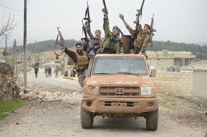 <p>Zeytin Dalı Harekatı kapsamında, Afrin'in kuzeydoğusundaki Şeran beldesine bağlı Büyük Halobu köyünü terör örgütleri YPG/PKK-DEAŞ'tan arındırdı.</p>
