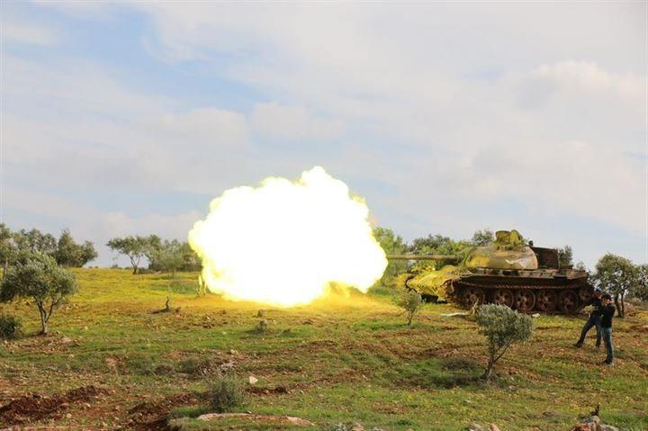 <p>Türk Silahlı Kuvvetleri (TSK) ve Özgür Suriye Ordusu (ÖSO), Zeytin Dalı Harekatı'nda Afrin'in Hantalli ve Divan Tahtani köyleri ile üs olarak kullanılan bir noktayı, bir tepe ve bir köy altı yerleşimi teröristlerden arındırdı.</p>
