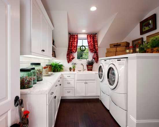 <p>Evde ayrı bir çamaşır odasına sahip olmanın rahatlığı tartışılmaz. Fakat bu odanın dekorasyonu iç açıcı ve konforlu bir görünümde olmalı. İşte çamaşır odalarına özel dekorasyon fikirleri...</p>
