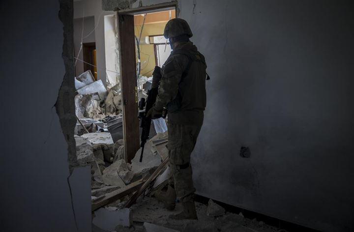 <p>Mehmetçik, Zeytin Dalı Harekatı'yla teröristlerden temizlediği Afrin'deki arama tarama çalışmaları sırasında, terör örgütünün karargah binalarından birini ortaya çıkardı. </p>
<p> </p>