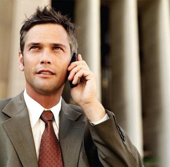 <p><strong>Vücudunuz şifreniz</strong></p>

<p>Danimarkalı ve İtalyan araştırmacılardan oluşan araştırma takımına göre cep telefonunuza cevap verirken kulağınıza doğru yaklaştırdığınızda belli bir açı ve hızda hareket ettiğinizden yaklaştırma şekliniz sizin parmak iziniz olacak.</p>
