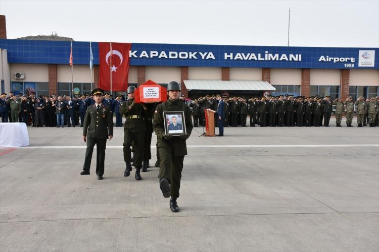 <p>Öte yandan, Eskişehir'den gelen kaza kırım ekibinin kazayla ilgili incelemelerini sürdüreceği belirtildi.</p>