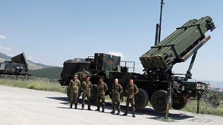 <p>Fırlatma rampaları, güdümlü füzeler</p>

<p> </p>
