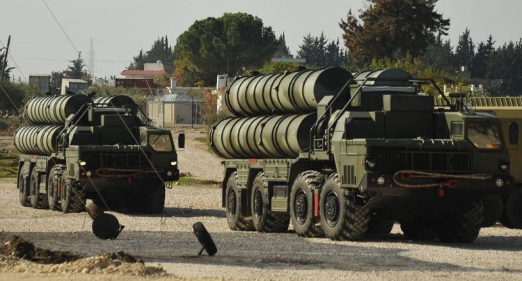 <p><strong>S-400:</strong></p>

<p>Vurulacak hedefin hızı:</p>

<p><4800 m/s</p>
