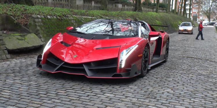 <p>Lamborghini Venono Roadster (4.5 milyon dolar)</p>