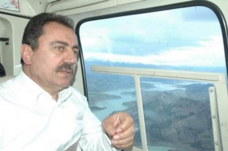 <p>Muhsin Yazıcıoğlu ve beraberinde 5 kişinin vefat ettiği helikopter kazasının ardından suikast iddiaları ortaya atılsa da olay tam olarak aydınlatılamadı. Kazanın bir suikast olduğu iddiası gündemdeki yerini korurken, helikopterin enkazına 48 saat sonra ulaşılması ve bu süre zarfında yaşananlar da bu ihtimali destekledi. Kazayla ilgili açılan yargı süreci devam ediyor. </p>