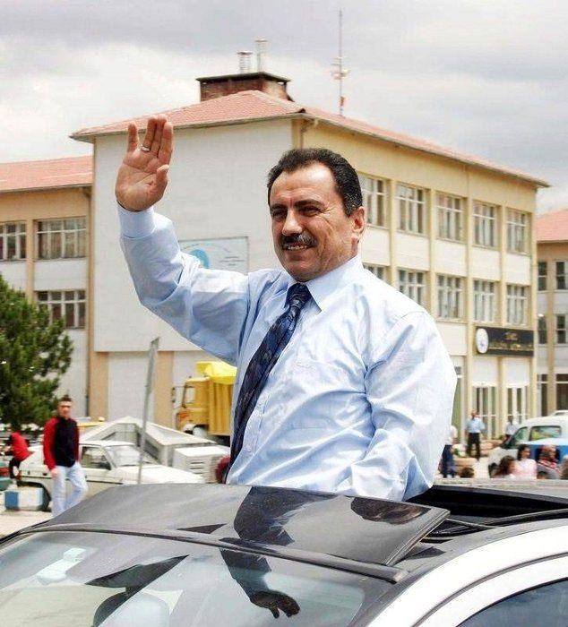 <p>Cenazesi, vasiyeti üzerine Ankara'daki Taceddin Dergahı'na gömüldü. Ölümünün ardından Muhsin Yazıcıoğlu'nun ismi Sivas'ta ve Anadolu'nun birçok şehrinde cadde, park, okul ve vakıflara verildi.</p>