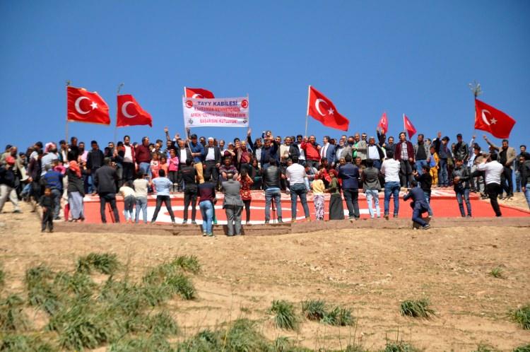 <p>Hambolat, TSKnın ÖSO ile gerçekleştirilen bu harekattaki zaferini hep birlikte kutluyoruz ve ordumuza şükranlarımızı sunuyoruz. Allahtan şehitlerimize rahmet, gazilerimize şifalar ve hayırlı uzun ömürler diliyoruz.</p>
<p> </p>