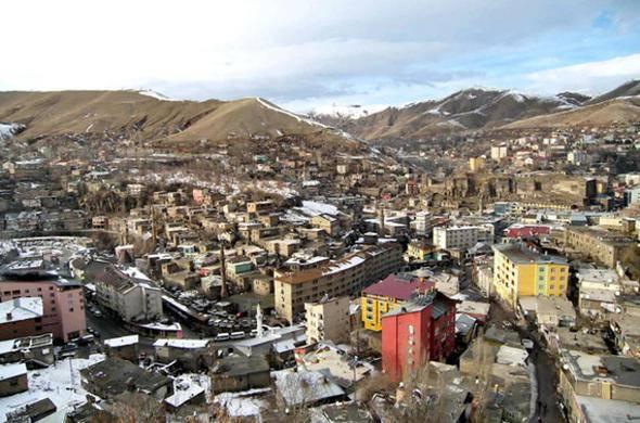 <p>48 Bitlis</p>

<p>Mutluluk düzeyi: % 59,09</p>

<p>47 Tokat</p>

<p>Mutluluk düzeyi: % 59,33</p>

<p>46 Bingöl</p>

<p>Mutluluk düzeyi: % 59,49</p>
