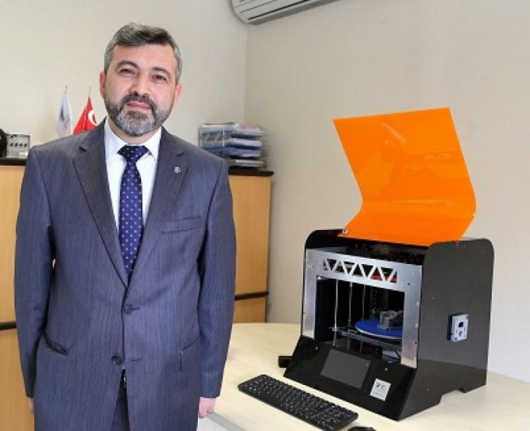 <p><strong>"İSTENİLEN ÖLÇEKTE VE HIZLI BİR ŞEKİLDE PROTOTİP ÜRETİLEBİLİYOR"</strong><br />
 <br />
Uysal, ABD, Japonya ve Almanya'da bu alanın öncelikli çalışma alanı olarak görüldüğünü vurgulayarak, şöyle devam etti:</p>
