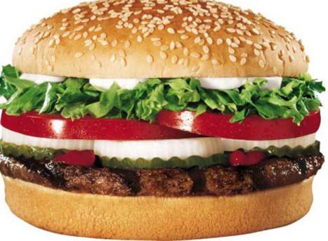 <p>1998'de Burger King, USA Today'e verdiği bir sayfalık ilanda solaklar için özel olarak hazırlanmış "whopper" mönüsünü sunacaklarını açıkladı. İlana göre, ülkedeki 32 milyon solak için hazırlanmış bu menüdeki hamburger solakların rahatça yemesi için 180 derece dönüyordu. Ertesi günü Burger King, solaklar için hamburgerin şaka olduğunu duyurdu. Ancak günlerce müşteriler gelerek bu mönüden istedi, hatta bazıları sağ elliler için olanının üretilmesini talep etti." </p>