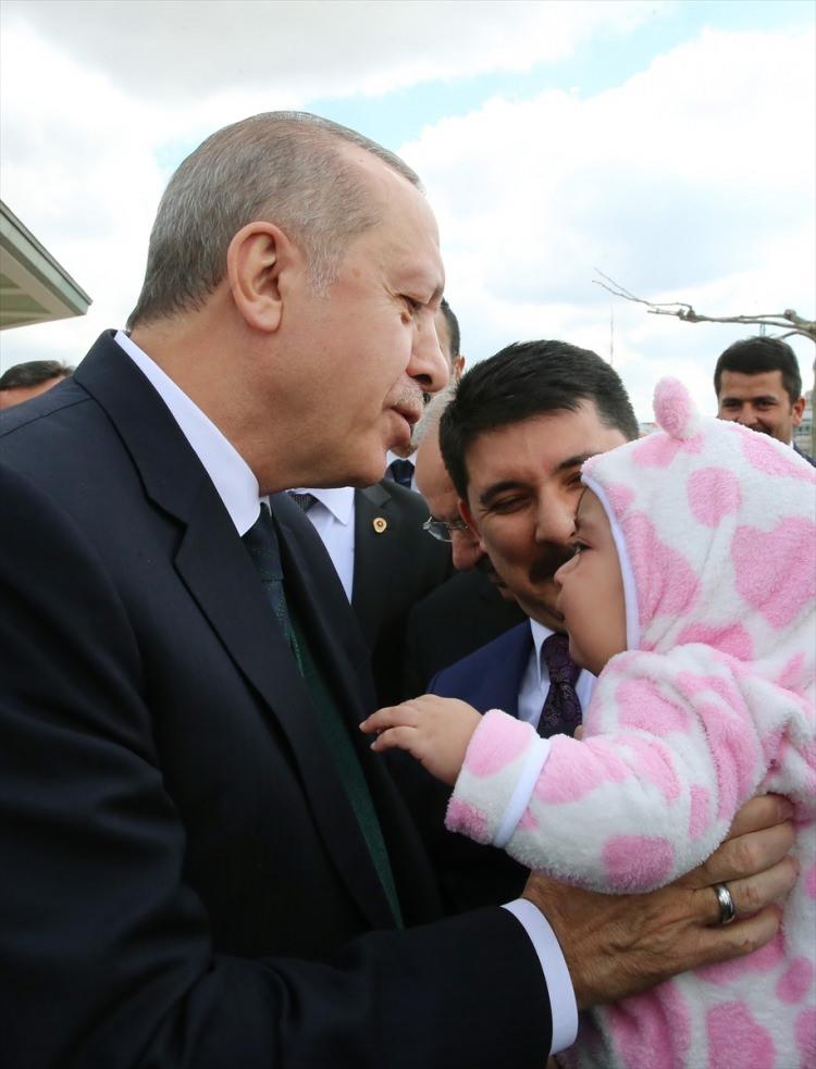 <p>Erdoğan, partisinin genel merkezinde Genişletilmiş İl Başkanları Toplantısı'na katıldı. </p>

<p> </p>
