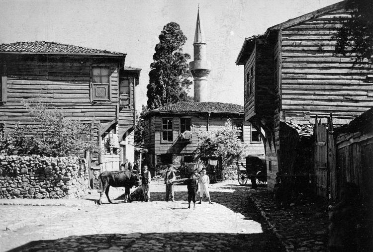 <p>1. Dünya Savaşı yıllarına ait fotoğraflar, ilçenin yüz yıl öncesine ışık tuttu. İstanbul’un tarihi ilçelerinden Maltepe’nin, yüz yıl öncesine dayanan fotoğrafları Avusturya’da gün yüzüne çıktı.</p>

<p> </p>

