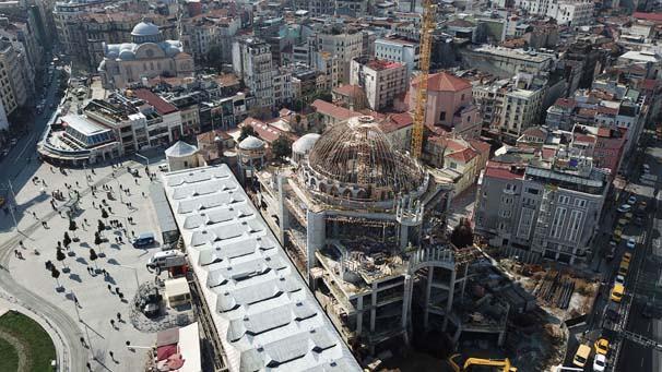 <p>İnşaatın bir sonraki aşamasında minarelerin yapılması için start verilecek.</p>
<p> </p>