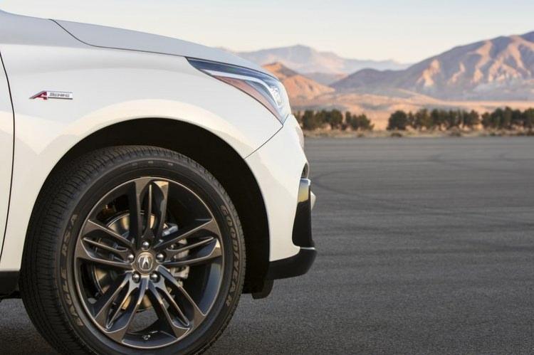 <p>Acura RDX</p>
