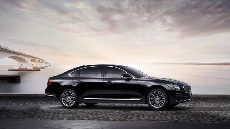 <p>Kia K900</p>

<p>&nbsp;</p>
