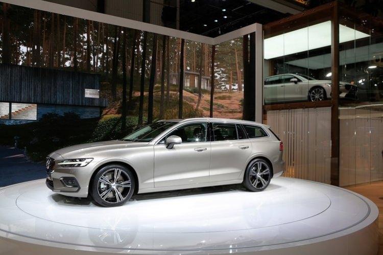 <p>Volvo V60</p>

<p>&nbsp;</p>
