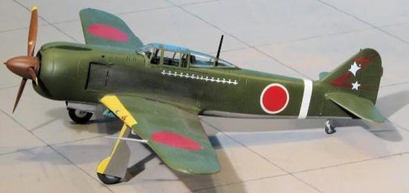 <p><strong>Ki-100 </strong></p>

<p>Kawasaki Ki-100, Mitsubishi Zero modelinden daha iyi olan tek Japon savaş uçağıydı. Savaşın bitiminden sadece 5 ay önce kullanılmaya başlanması, bu oldukça başarılı uçağın savaşın gidişatına etki etmesinin en büyük engeldi.</p>
