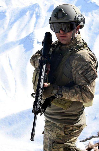 <p>7.62 mm çapındaki silahın etkili menzili 400 metre.</p>
<p> </p>