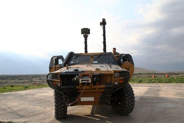 <p><strong>KOBRA:</strong></p>
<p>OTOKAR’ın geliştirdiği zırhlı tekerlekli araç 9 personel taşıma kapasitesine sahip bulunuyor. </p>