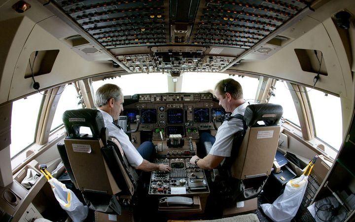 <p>2023'e gelindiğinde uçak sayısının 750'ye çıkması, pilot ihtiyacının ise 9.500'e yükselmesi öngörülüyor.</p>
<p> </p>