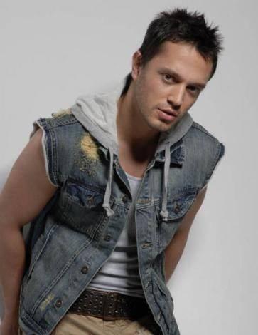 <p>O ünlü Murat Boz</p>

<p> </p>
