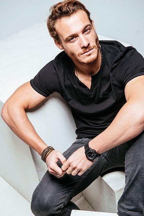 <p><strong>KEREM BURSİN</strong></p>
<p>Oyunculuk kariyeri yapmak için Los Angeles'ta şoförlük, bodyguardlık yaptı, tuvalet bile temizledi.</p>