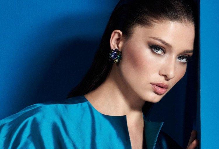 <p>Ve işte Nurgül Yeşilçay'ın ilk rolü...</p>

<p> </p>
