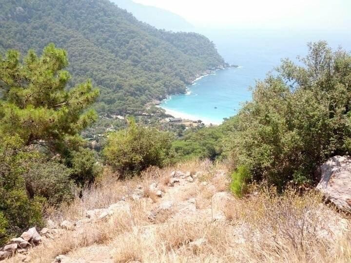 <div><strong>34. Kabak Koyu, Fethiye, Muğla</strong></div>

<div> </div>

<div>Kamp yapmayı çadır kurmayı sevenler için biçilmiş kaftan olan Kabak Koyu'nda çadırı olmayanlarda düşünülmüş. Harika kamp alanları var. Ayrıca eğer Bungalov Evlerinden hoşlanıyorsanız Kabak Koyundaki oteller bungalov'dan yapılmış.</div>
