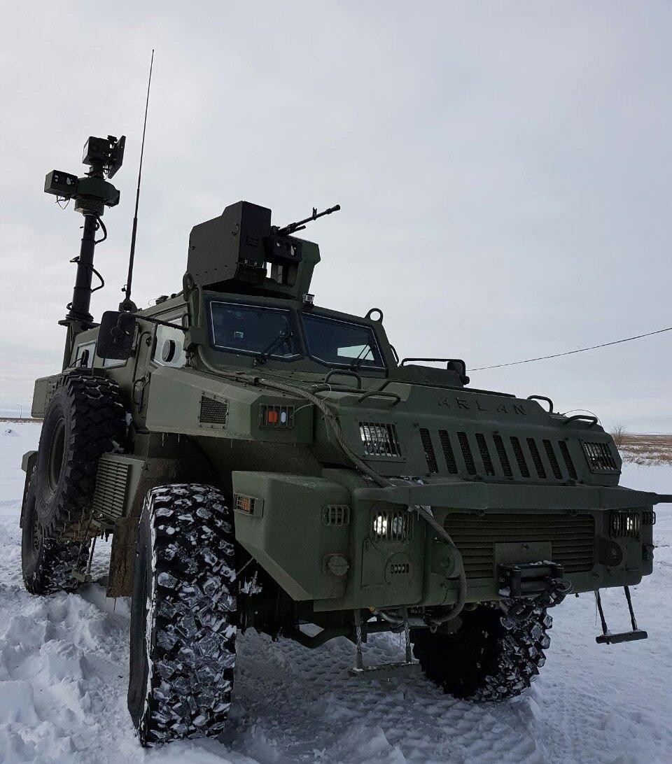 <p>SARP UKSS’ye küçük-orta kalibreli makineli tüfekler ve 40 milimetre otomatik bomba atarlar takılabiliyor.</p>
<p> </p>