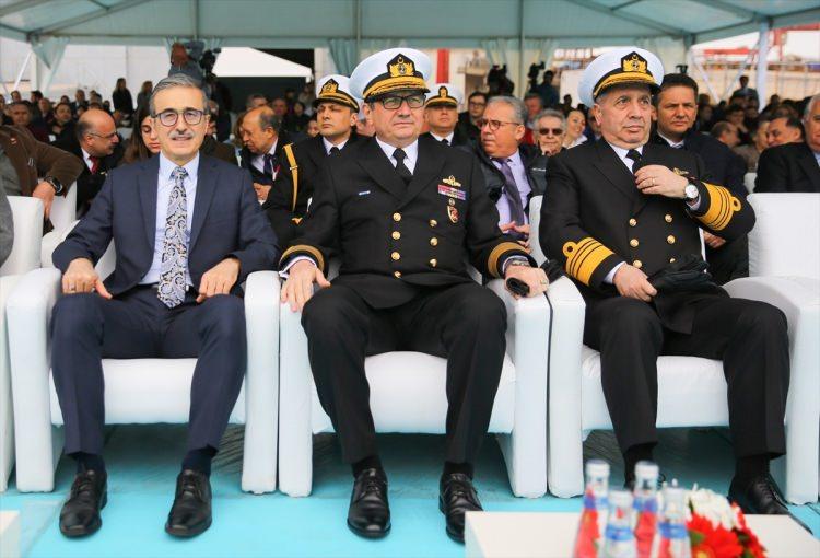 <p>Törene Savunma Sanayi Müsteşarı İsmail Demir (solda) ve Deniz Kuvvetleri Komutanı Koramiral Adnan Özbal (ortada) katıldı.</p>
