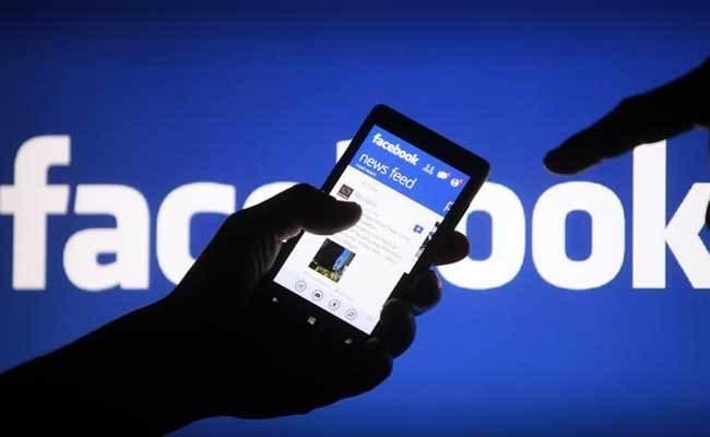 <p>Google’ın ve Facebook’un birçok kişisel bilgimizi kendi veritabanlarında sakladığını biliyoruz. Peki bu takibin sınırı ne? Facebook ve Google bizi nasıl adım adım takip ediyor, bilgisayarımızda, akıllı telefon ve tabletlerimizdeki her hareketimizi nasıl kayıt altına alıyor ve anlık olarak hiç düşünmeden yazdığımız kişisel bilgilerimizin ne kadarının saklıyor ve bunu paraya çeviriyor.</p>

<p> </p>
