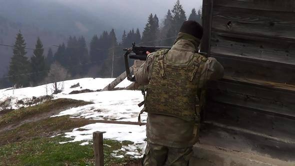 <p>Trabzon, Gümüşhane ve Giresun kırsalında terör örgütü PKK'ya yönelik başlatılan ’Şehit Başçavuş Ferhat Gedik Operasyonu’ sürdürülüyor.</p>

<p> </p>
