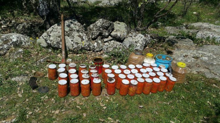 <p>Diyarbakır'daki terör operasyonu sona erdi. Kocaköy, Lice, Hazro, Silvan ve Kulp ilçeleri kırsalında düzenlenen operasyonda terörden arananlar listesinde "yeşil" kategorideki teröristin de arasında yer aldığı 2 örgüt mensubu etkisiz hale getirildi - Operasyonda bir ton 626 kilogram toz esrar ele geçirildi.</p>

