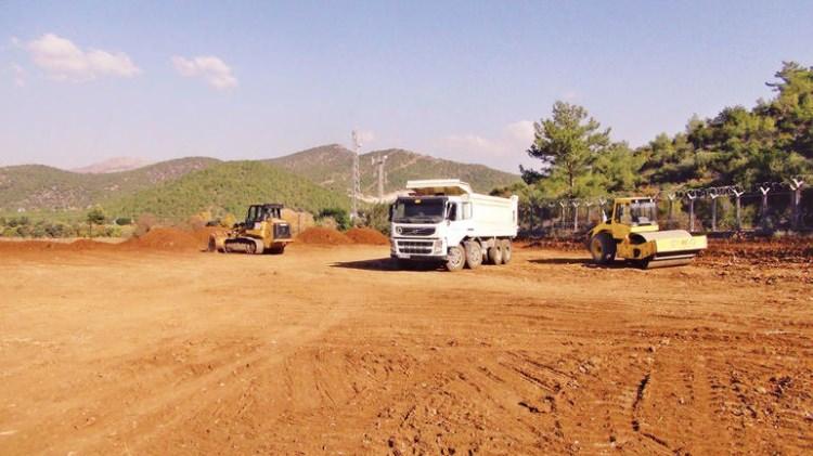 <p> Bu süreçte Türk firmaları, uluslararası güvenlik standartları ile çalışma kültürü kazanacak, yüksek sıcaklık ve basınca dayanıklı malzeme üretme yeteneği artacak.</p>