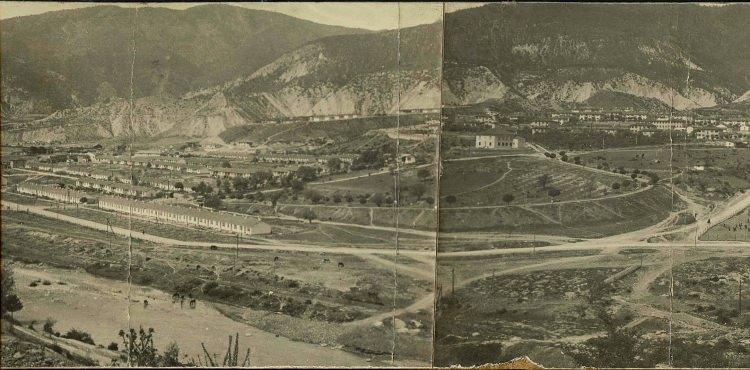 <p><strong> Zonguldak iline bağlı bir ilçe</strong></p>

<p>Fabrikalarda çalışmaya gelen işçiler dolayısıyla nüfus yoğunluğunun artmaya başladığı Karabük Mahallesi'nde, 1939'da belediye teşkilatı kuruldu.1941 yılında Safranbolu ilçesine bağlı bucak olan Karabük, 1953'te Zonguldak iline bağlı bir ilçe haline geldi. </p>
