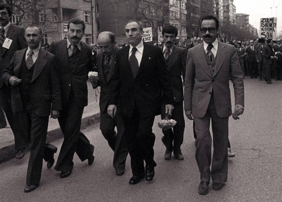 <p>MHP Genel Başkanı Alparslan Türkeş (sağ 3) 7 Mayıs 1978’de partisince düzenlenen mitinge katıldı.</p>

<p> </p>
